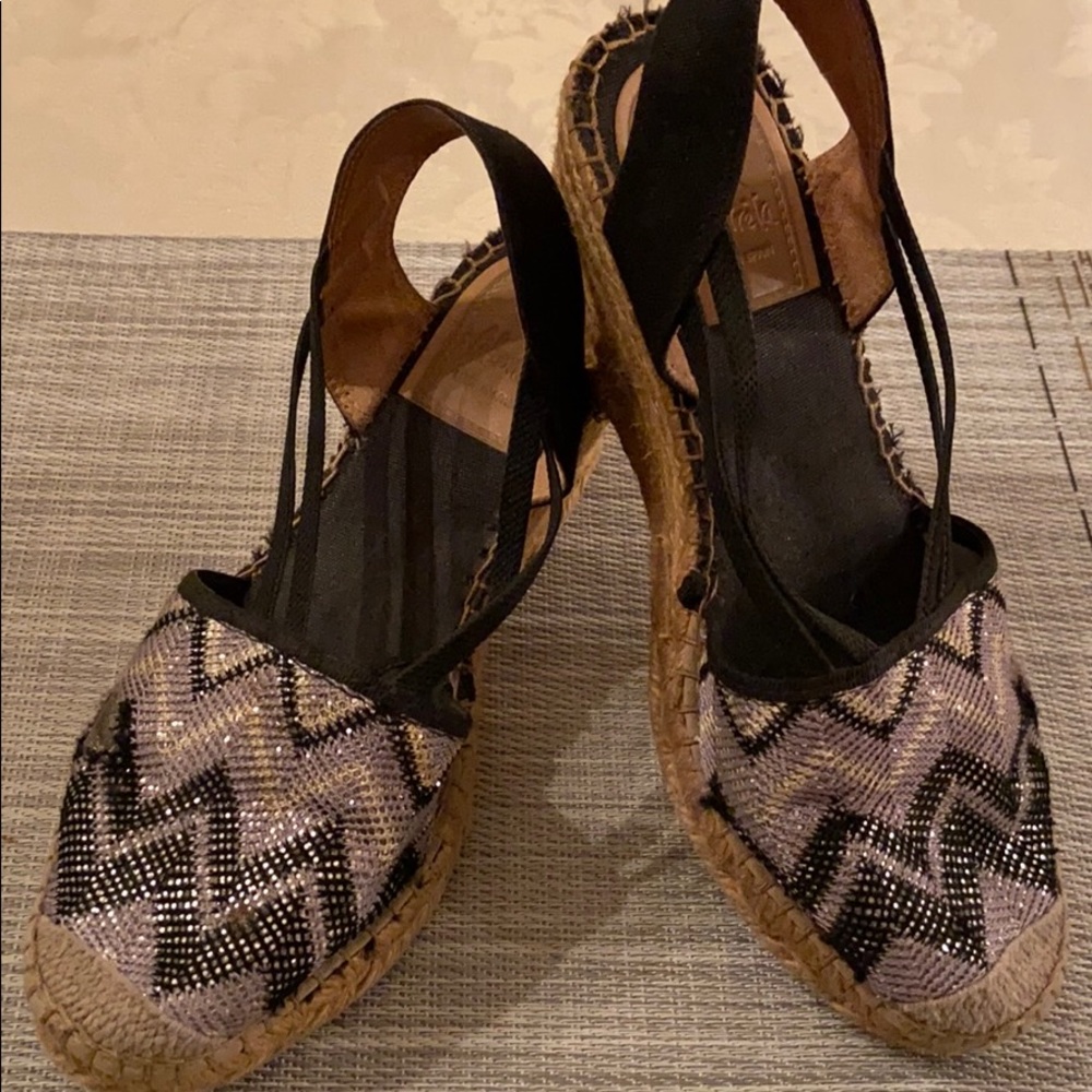 Espadrille - image 1